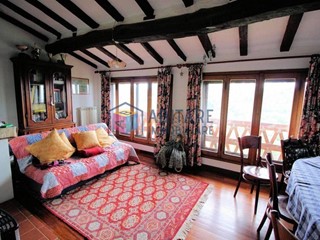 Casale in Vendita a Camaiore, 850'000&euro;, 300 m², arredato