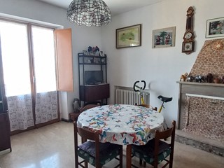 Appartamento in Vendita a Torre San Patrizio, zona centro, 60'000€, 100 m²