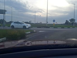 Terreno agricolo in Vendita a Guagnano, zona Vendesi terreno posizionato su  incrocio con rotonda, Guagnano Km. 1,00 -S.Donaci km 1,5 Cellino San, 49'000€