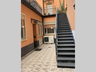 Casa Indipendente in Vendita a Catania, zona Via Giacomo Leopardi , 265'000&euro;, 207 m²