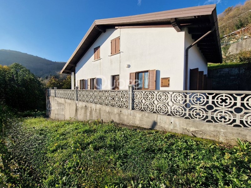 Casa Indipendente in Vendita a Nimis, zona Chialminis, 170'000€, 266 m², arredato