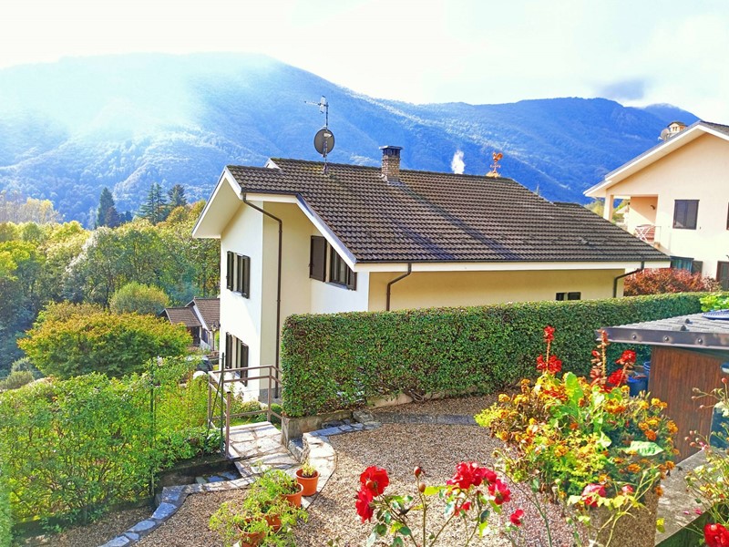 Villa in Vendita a Torre Pellice, 325'000€, 250 m²