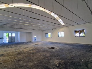 Capannone in Affitto a Santa Croce sull'Arno, 1'600€, 320 m²