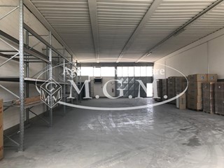 Capannone in Vendita a Casciana Terme Lari, zona Perignano, 165'000€, 306 m²