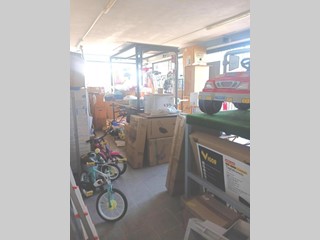 Immobile commerciale in Affitto a Lucca, zona San Macario In Piano, 1'300€, 165 m²