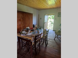 Casa Semi Indipendente in Vendita a Tresana, zona Careggia, 50'000€, 141 m²