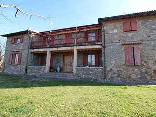 Villa in Vendita a Monticiano, 420'000€, 370 m², arredato
