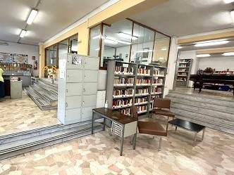 Negozio in Affitto a Napoli, 3'400€, 350 m²