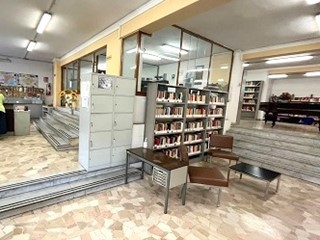 Negozio in Affitto a Napoli, 3'400€, 350 m²