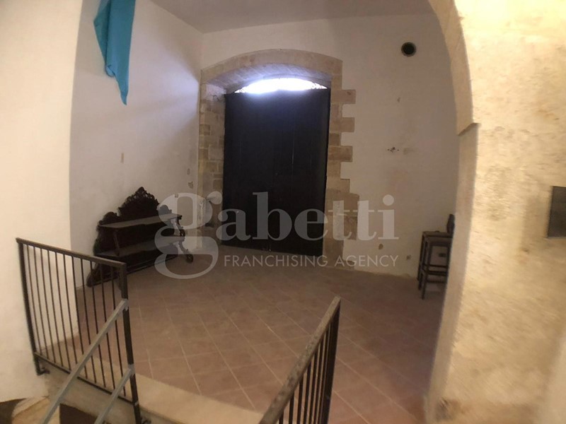Negozio in Vendita a Barletta, 360'000€, 400 m²