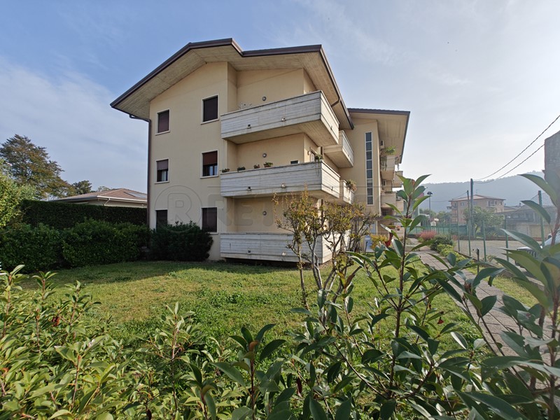 Appartamento in Vendita a Trissino, 135'000&euro;, 109 m², con Box