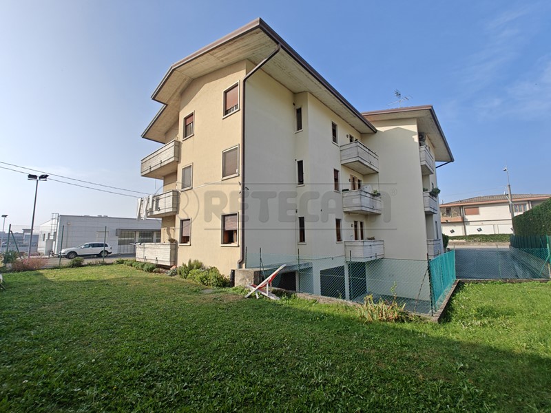 Appartamento in Vendita a Trissino, 135'000&euro;, 117 m², con Box