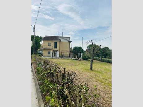 Casa Semi Indipendente in Vendita a Senigallia, zona Vallone, 160'000&euro;, 130 m²
