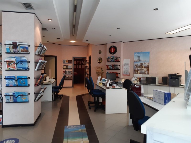 Ufficio in Vendita a Fucecchio, 240'000€, 182 m²