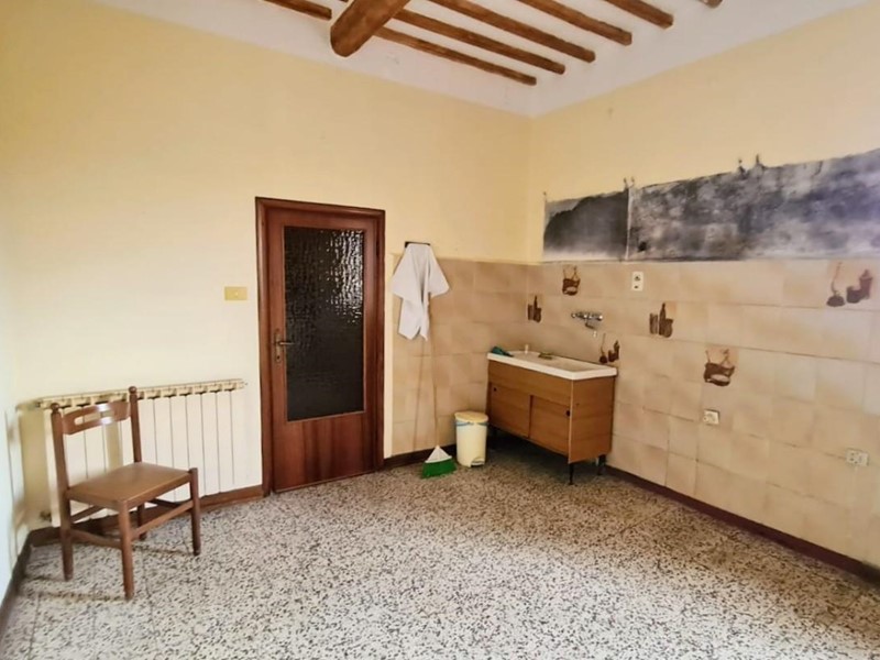 Quadrilocale in Vendita a San Miniato, 115'000€, 89 m², con Box