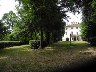 Villa in Vendita a Pontedera, 1'390'000€, 2800 m²