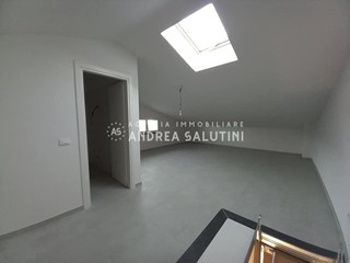 Quadrilocale in Vendita a Pontedera, 240'000€, 120 m², con Box