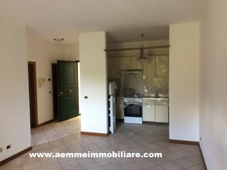 Bilocale in Vendita a Poggibonsi, 120'000€, 60 m², arredato, con Box
