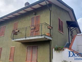 Casa Semi Indipendente in Vendita a Massa, 210'000€, 130 m², arredato