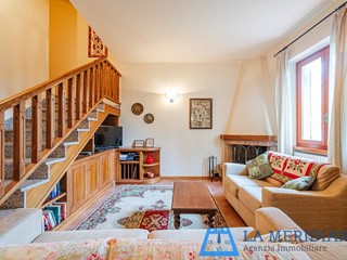 Casa Indipendente in Vendita a Larciano, 235'000€, 185 m², arredato, con Box