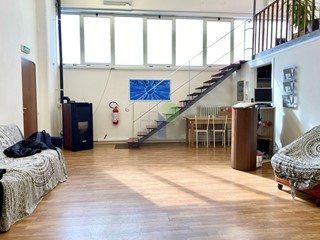 Immobile commerciale in Vendita a Livorno, zona Picchianti, 117'000&euro;, 110 m²