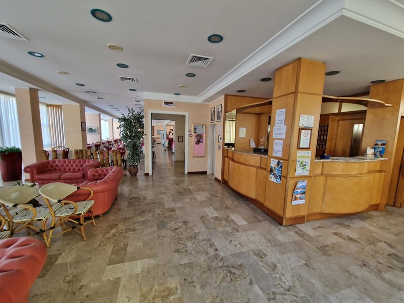 Attività commerciale in Vendita a Rimini, 820'000€, 1350 m², arredato