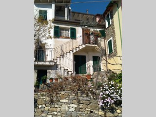 Casa Semi Indipendente in Vendita a Stellanello, zona Frazione Bossaneto, 165'000€, 160 m², arredato