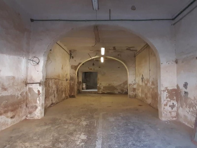 Immobile commerciale in Vendita a Cecina, 135'000€, 125 m²