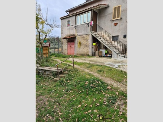 Trilocale in Vendita a Montopoli di Sabina, 39'000&euro;, 55 m²