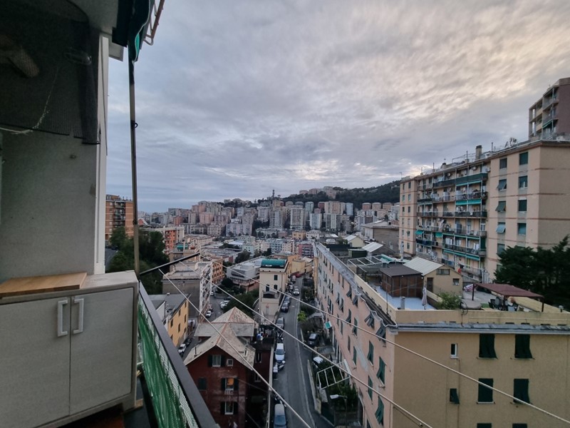 Appartamento in Vendita a Genova, zona Marassi, 75'000€, 65 m²