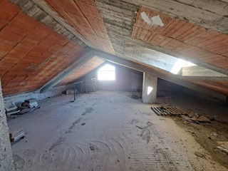 Quadrilocale in Vendita a Barcellona Pozzo di Gotto, 120'000€, 130 m²