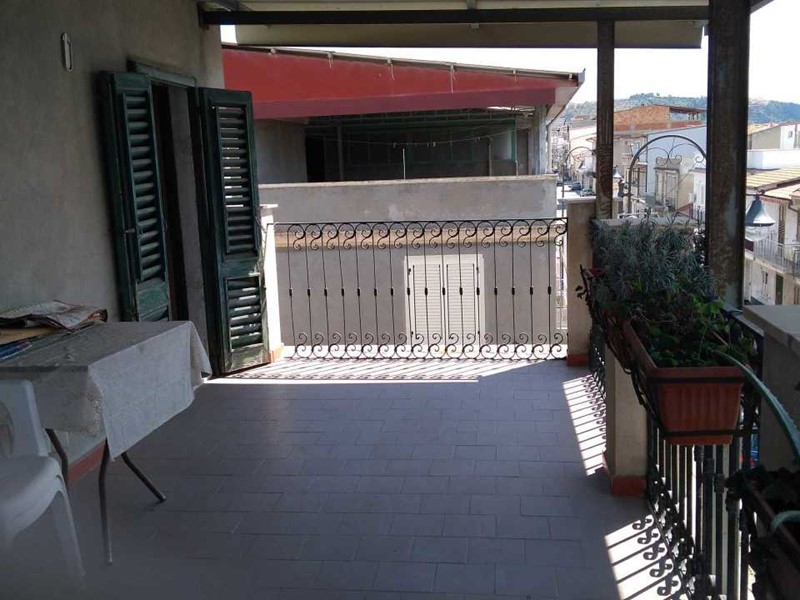 Casa Indipendente in Vendita a Bova Marina, 70'000€, 150 m²