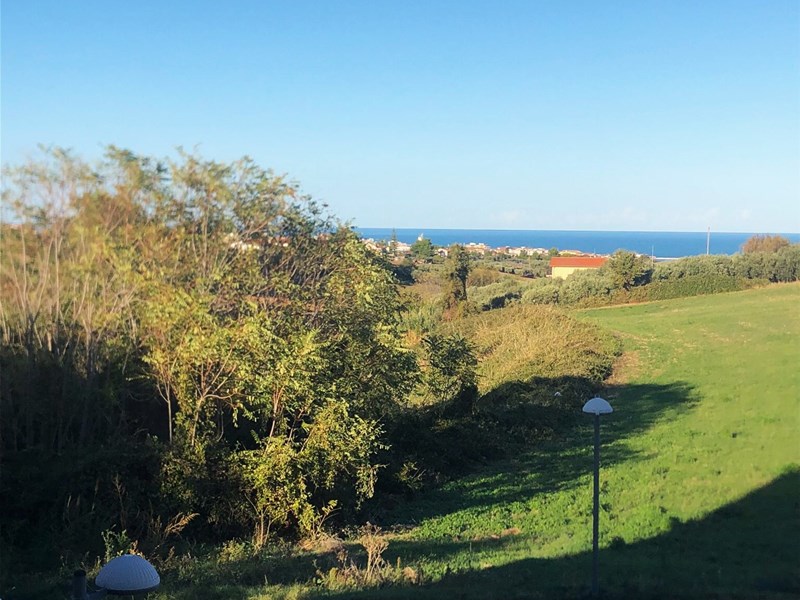 Villetta a schiera in Vendita a Termoli, zona Santa Maria degli Angeli, 279'000€, 210 m²