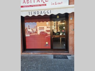 Immobile commerciale in Affitto a Calimera, zona centro, 400€, 75 m²