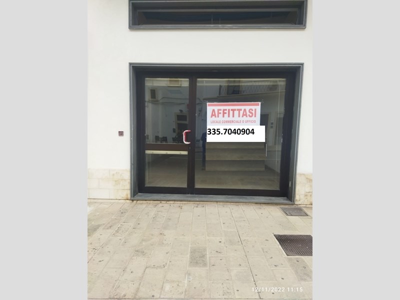Immobile commerciale in Affitto a Galatina, zona centro, 600€, 100 m²