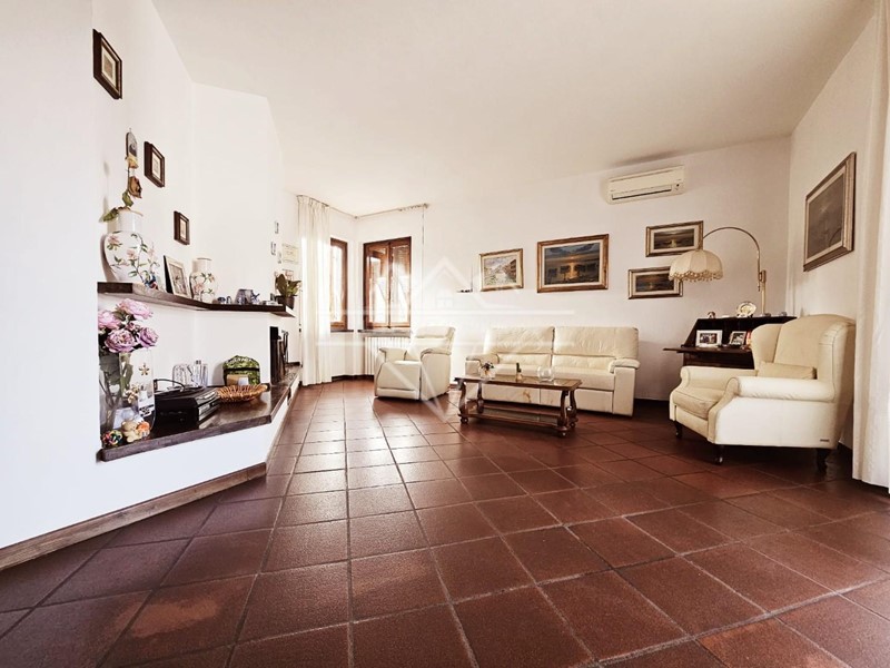 Appartamento in Vendita a Massa, 300'000€, 110 m², arredato