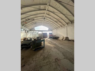 Capannone in Vendita a Marciano della Chiana, 500'000€, 2000 m²