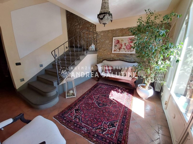 Casa Indipendente in Vendita a Buti, zona Cascine, 280'000€, 210 m², arredato, con Box