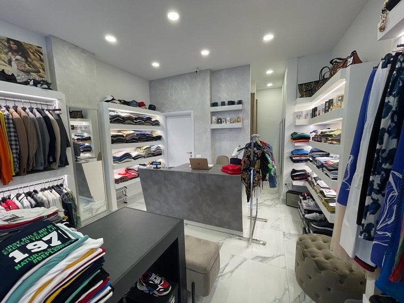 Immobile commerciale in Vendita a Riccione, 55 m²