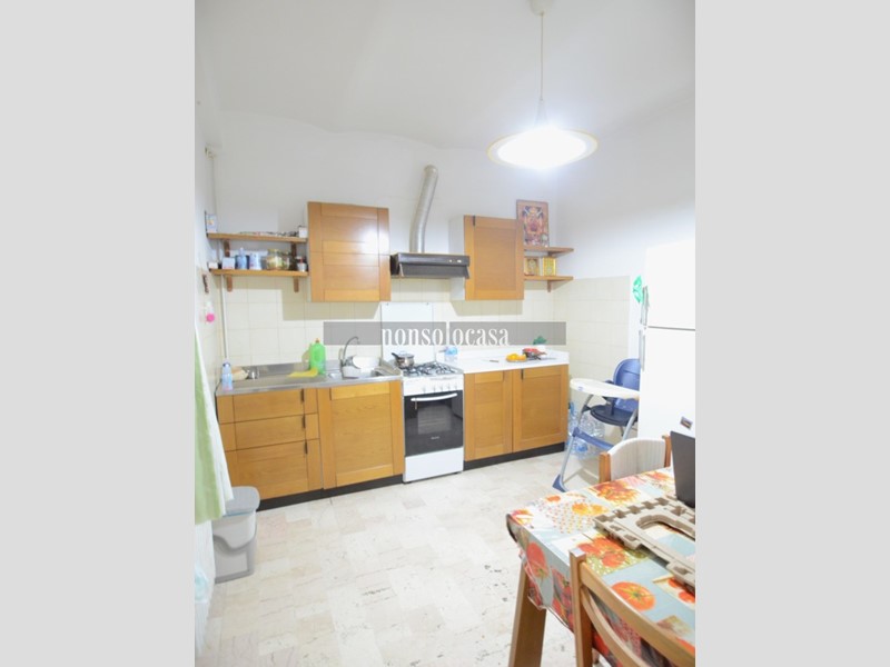 Casa Semi Indipendente in Vendita a Perugia, zona Ponte San Giovanni, 230'000€, 428 m², con Box