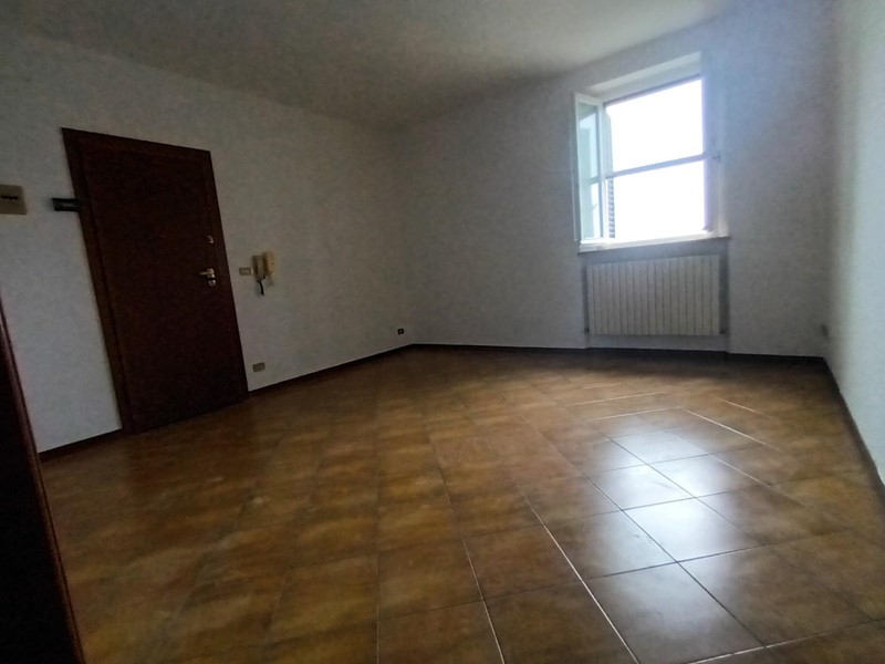 Trilocale in Vendita a Lucca, zona Cappella, 79'000&euro;, 55 m²