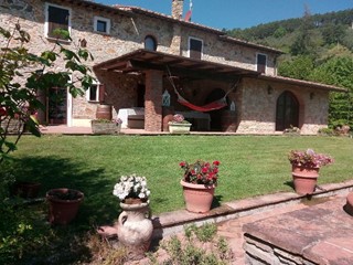 Casale in Vendita a Buti, 850'000€, 250 m²