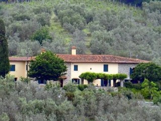Casale in Vendita a Lamporecchio, 1'300'000€, 550 m², arredato, con Box