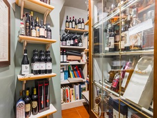 Immobile commerciale in Vendita a Torino, 200'000€, 210 m²