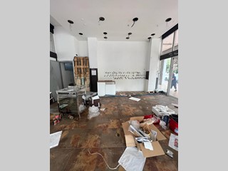 Immobile commerciale in Vendita a La Spezia, zona PORTO, 125'000&euro;, 90 m²