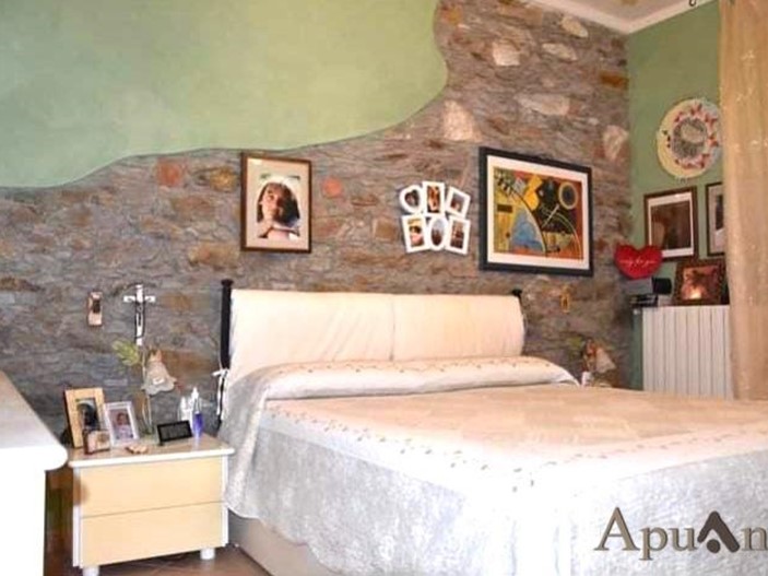 Trilocale in Vendita a Massa, zona Forno, 87'000€, 80 m², arredato