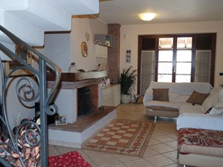 Casa Semi Indipendente in Vendita a Luni, 500'000€, 160 m², con Box