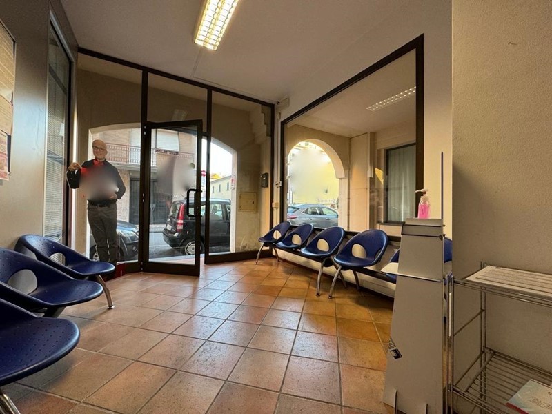 Immobile commerciale in Affitto a Ponsacco, 600€, 75 m²