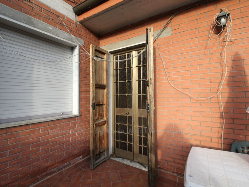 Appartamento in Vendita a Vezzano Ligure, 96'000€, 92 m², con Box