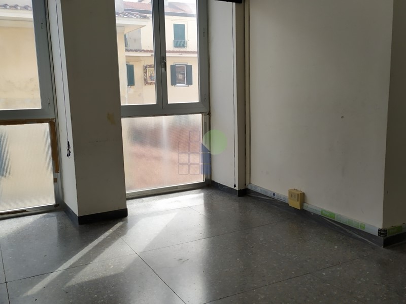 Ufficio in Affitto a Livorno, zona Centro, 650€, 88 m²